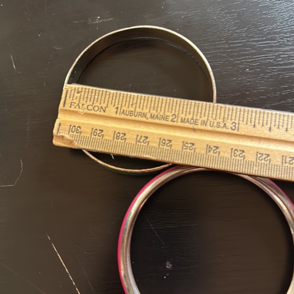 GUC lacquered bangles unbranded hot pink and Kelly green - Picture 3 of 3